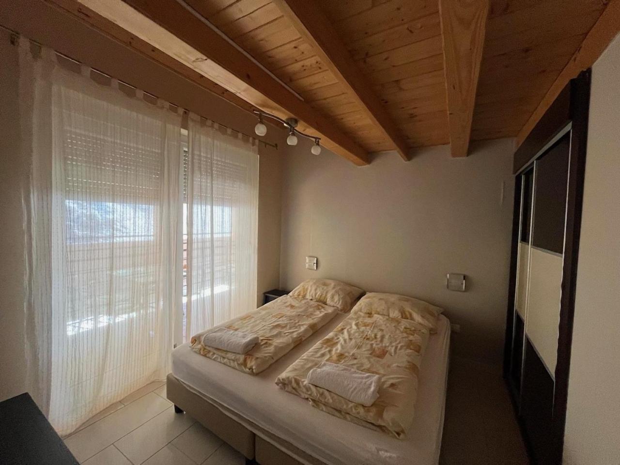 City Apartman Haz بالاتوليلّي المظهر الخارجي الصورة