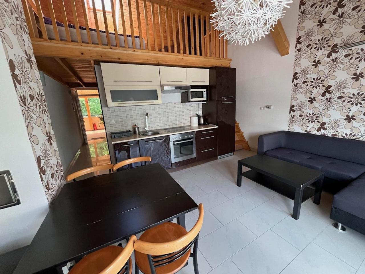 City Apartman Haz بالاتوليلّي المظهر الخارجي الصورة
