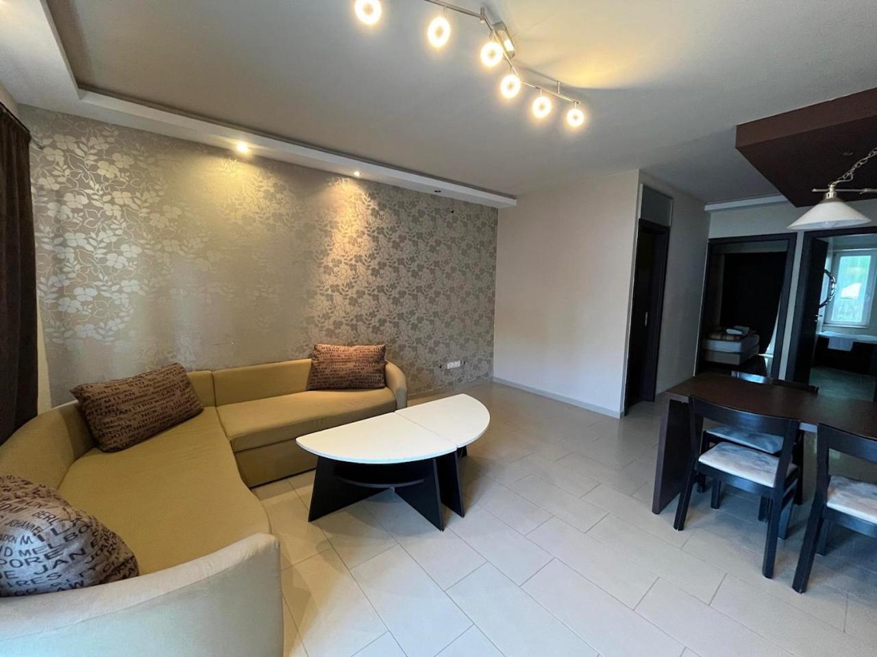 City Apartman Haz بالاتوليلّي المظهر الخارجي الصورة