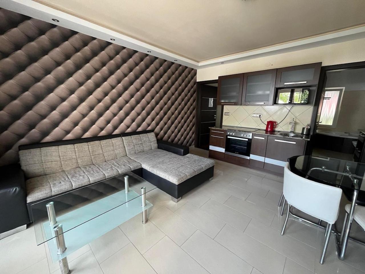 City Apartman Haz بالاتوليلّي المظهر الخارجي الصورة